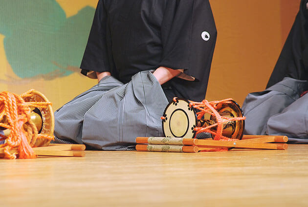 鼓と男性